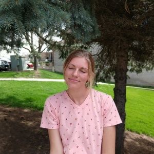Meet your Posher, Liza